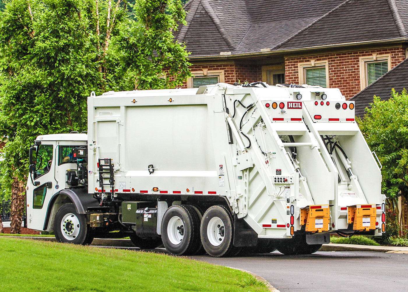 DuraPack 4060 Split Body Rear Load Garbage Truck