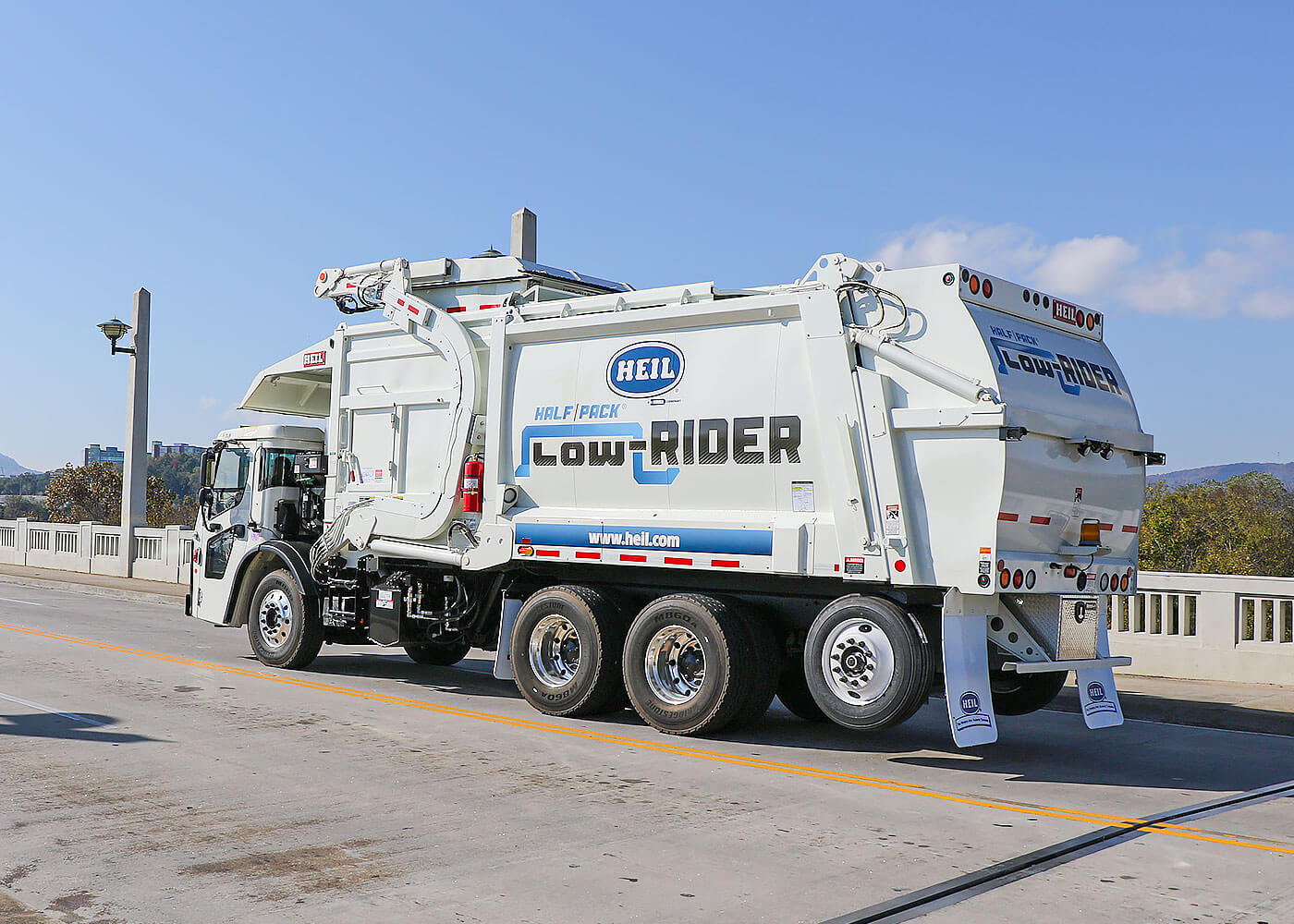 Half/Pack LowRider Automated Front Load Garbage Trucks