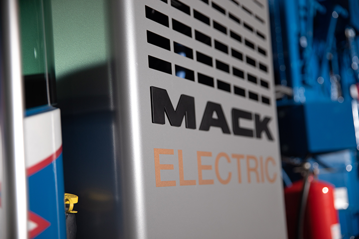 Mack Electric Garbage Truck