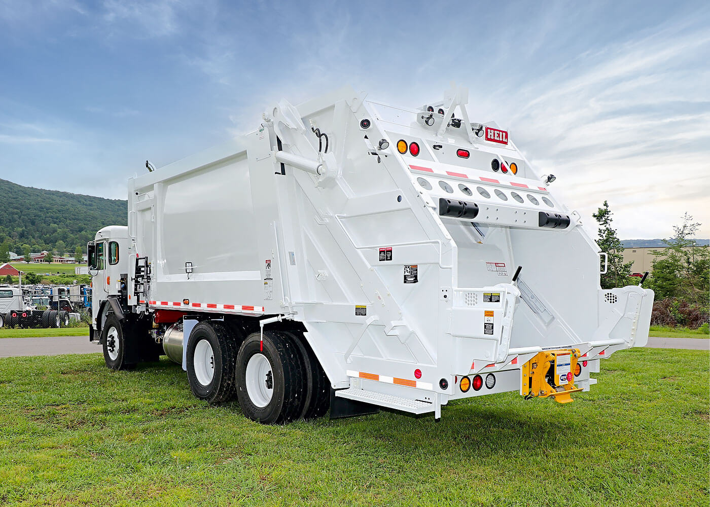 Commercial rearload garbage trucks high compaction and large capacity
