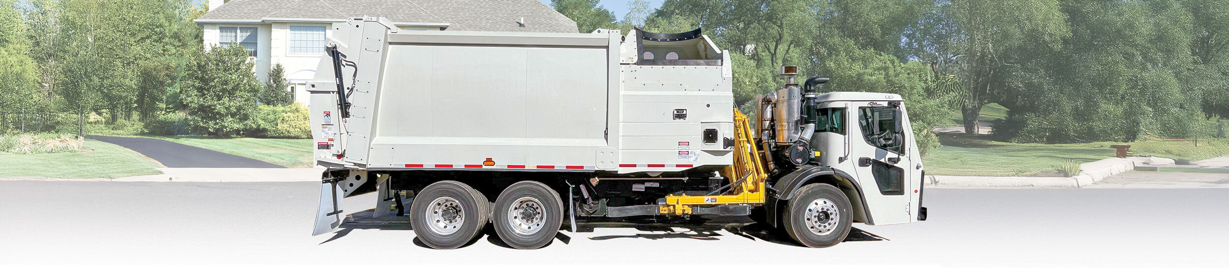 DuraPack Python side load garbage truck