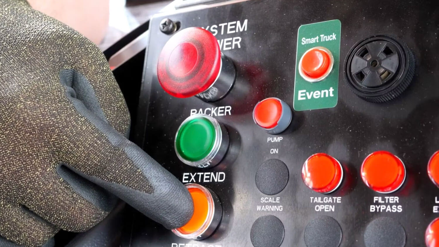 Heil automated side load garbage truck packing features video