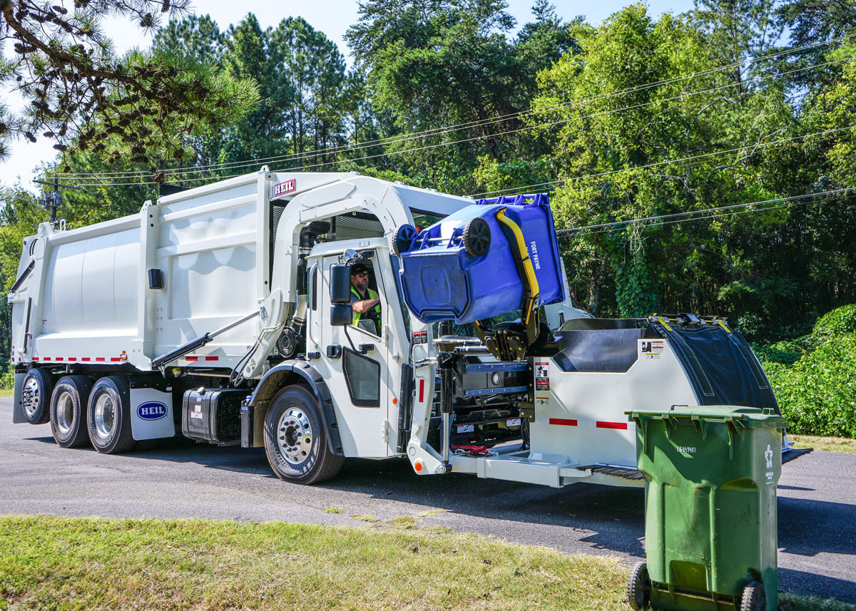 Curotto Can automated frontload garbage truck